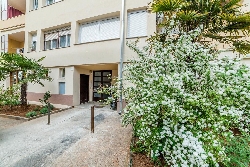 Apartment Aquileia Пула Екстериор снимка