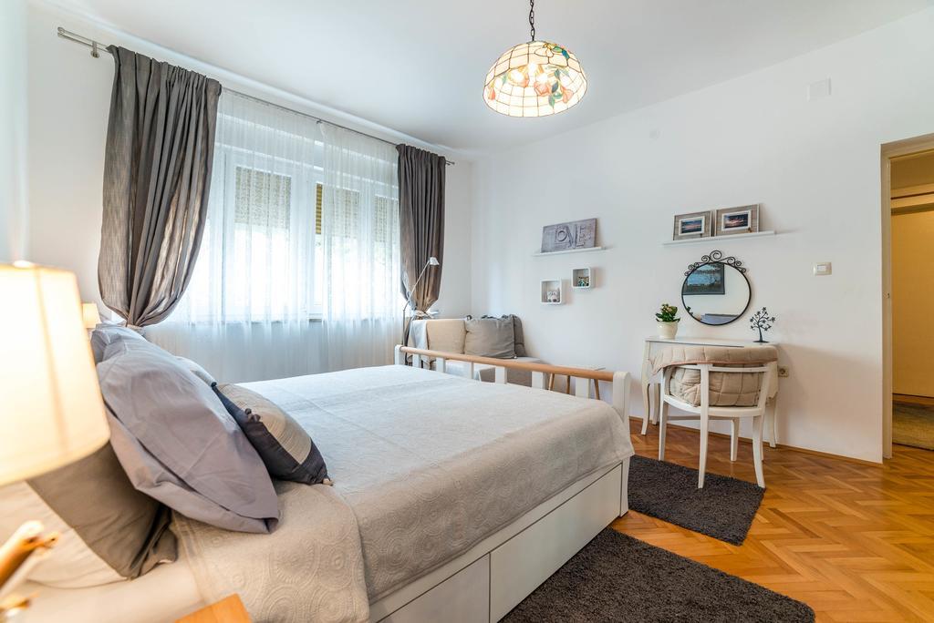 Apartment Aquileia Пула Екстериор снимка