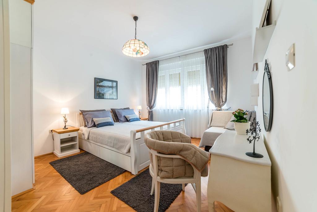 Apartment Aquileia Пула Екстериор снимка