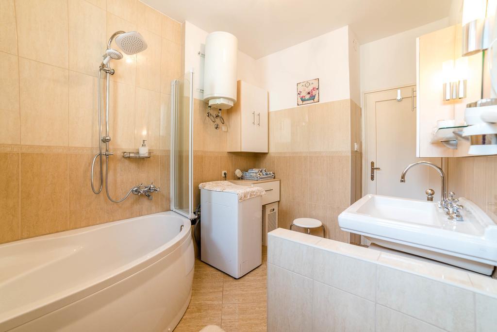 Apartment Aquileia Пула Екстериор снимка